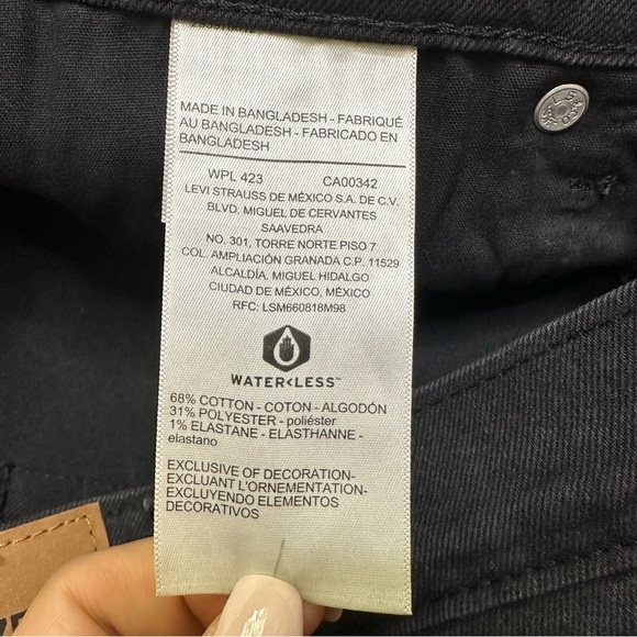 Denizen Levi’s Ultra High Rise Straight Crop Black Distressed Jeans size 7 W28 - Picture 7 of 7